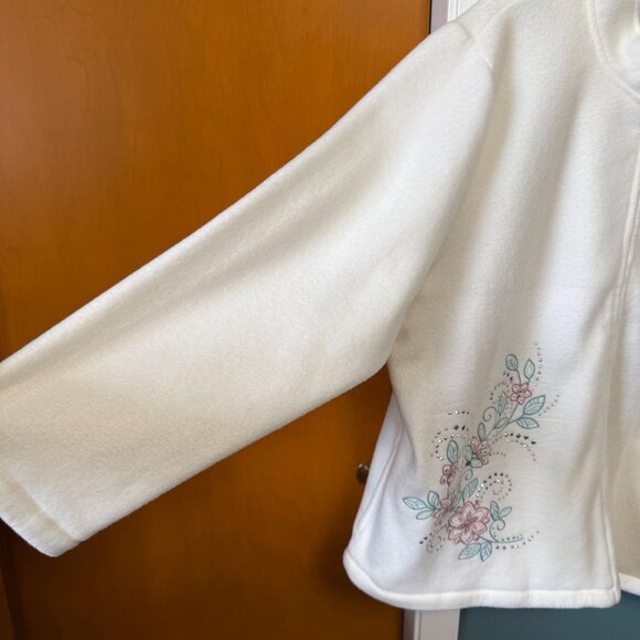 Alfred Dunner 2X Womens Fleece White Floral Embroidered Fleece Jacket Soft Full - Picture 10 of 11